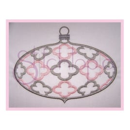 Christmas Ornament Embroidery Design – Clover Oval